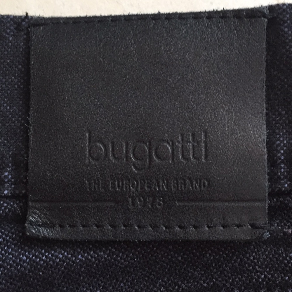 Bugatti - Picture 3 of 5